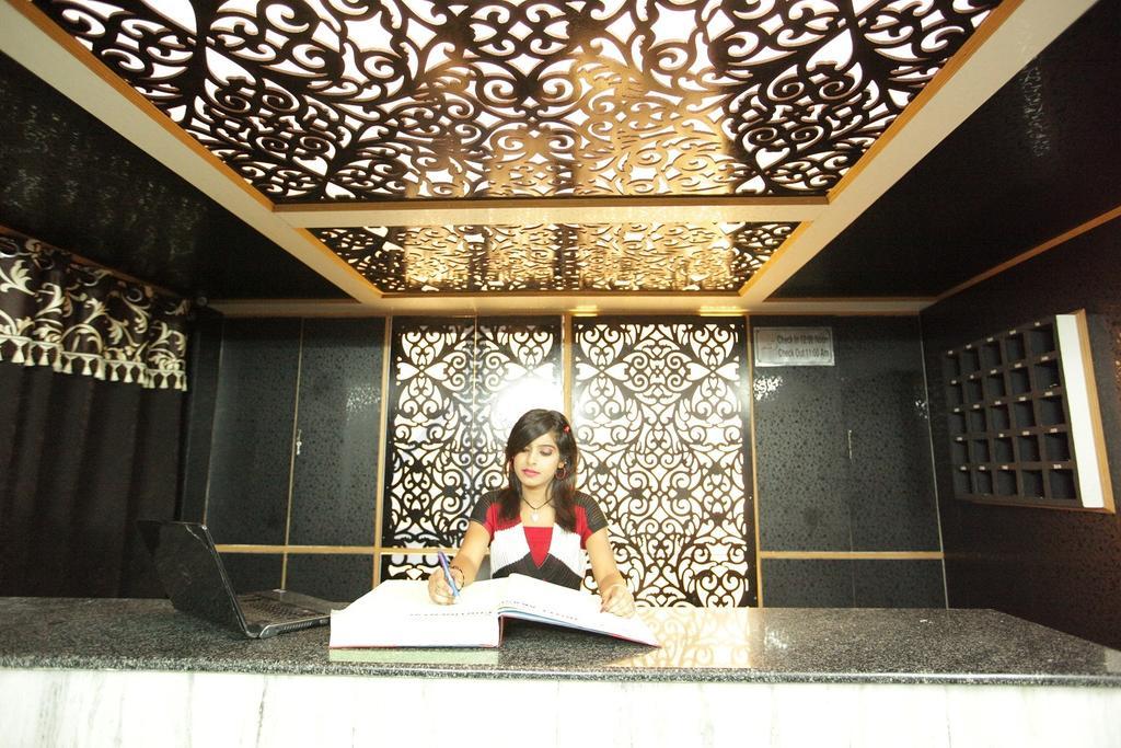 Akash Continental Hotel Rishīkesh Buitenkant foto
