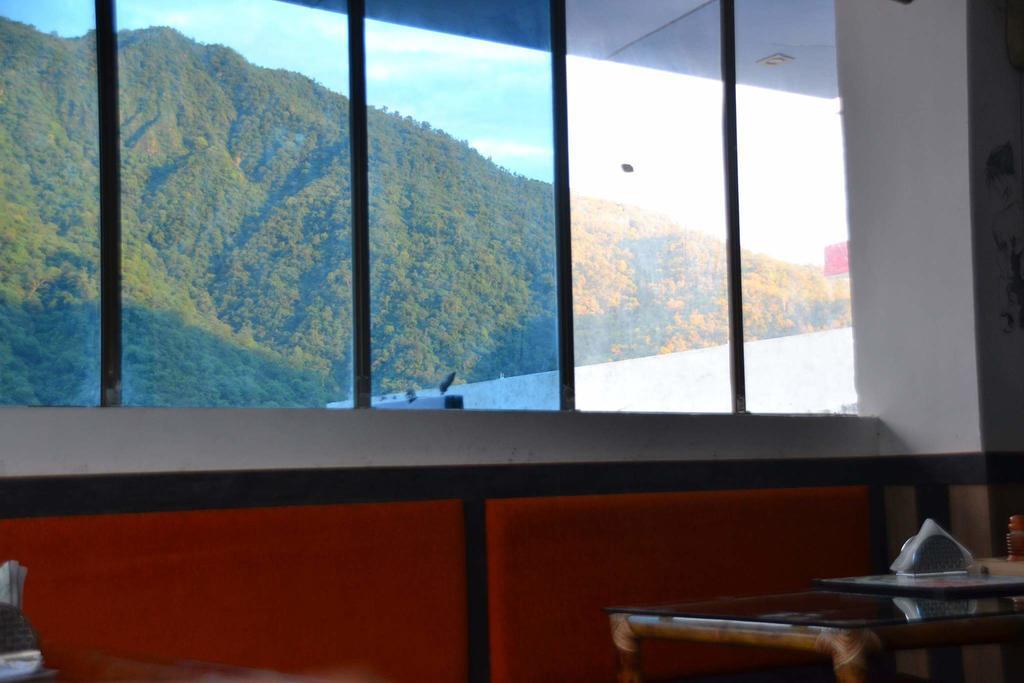 Akash Continental Hotel Rishīkesh Buitenkant foto