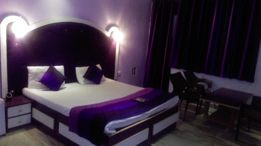 Akash Continental Hotel Rishīkesh Buitenkant foto