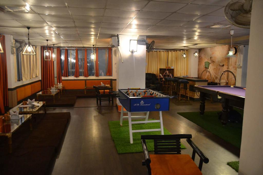 Akash Continental Hotel Rishīkesh Buitenkant foto
