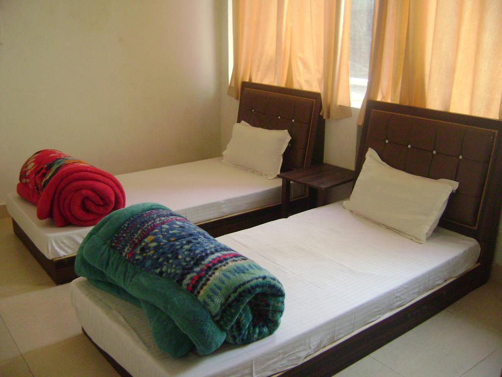 Akash Continental Hotel Rishīkesh Buitenkant foto